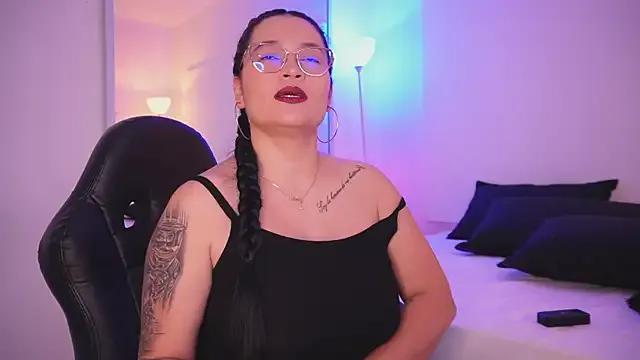 leslie_k on StripChat 