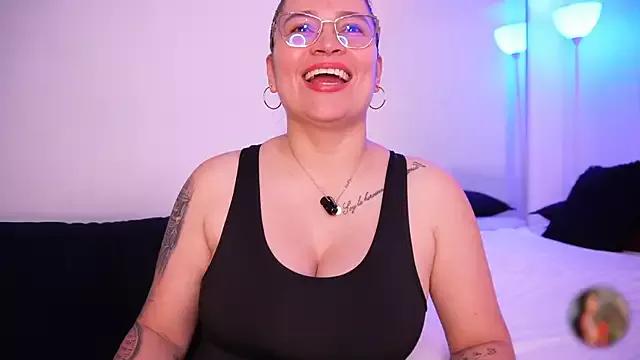 leslie_k on StripChat 