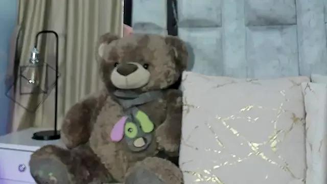 lila_noa on StripChat 