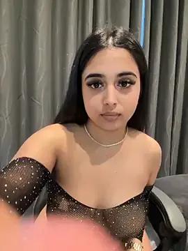 LilMisIndianx on StripChat 