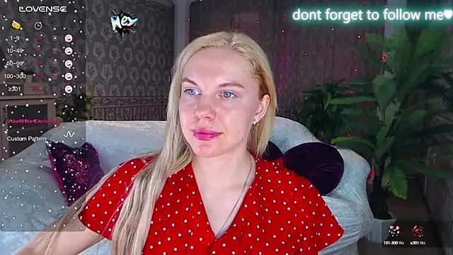 LiSinDoll on StripChat 