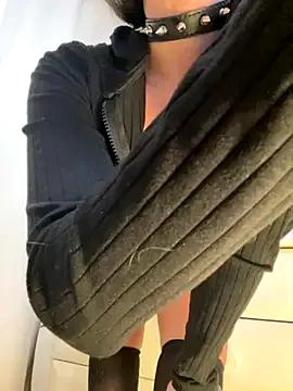 Check-out Lissa_kis's hot live performance for mesmerizing craziness Lissa_kis from StripChat