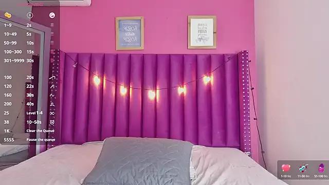 littleebonny on StripChat 