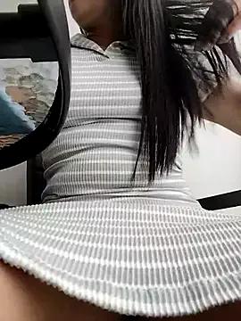 Liulee2 on StripChat 