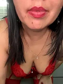 Freechat Love__Mom on StripChat