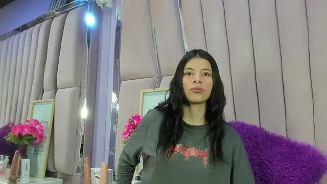 Sasha_Petitte on StripChat 