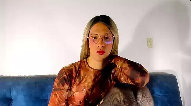 SweetDesaire1 on StripChat 
