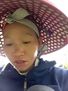 Freechat tcm-cute on StripChat